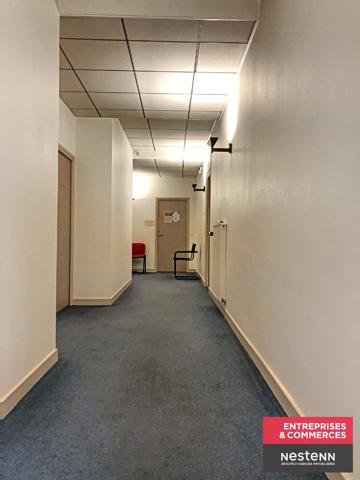 Plusieurs locaux d'activités de type bureaux avec partie commune de 13.50m2 à 24m2 centre ville de Feurs
