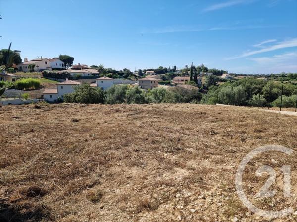 Terrain à vendre  2800 m2 ST LAURENT DU VAR - 06