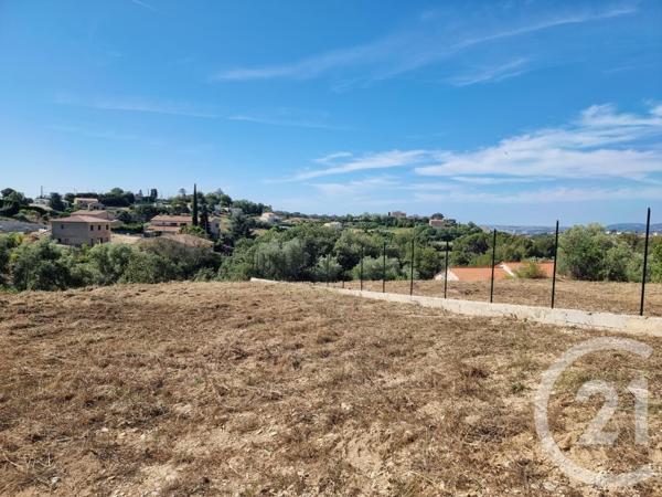 Terrain à vendre  2800 m2 ST LAURENT DU VAR - 06