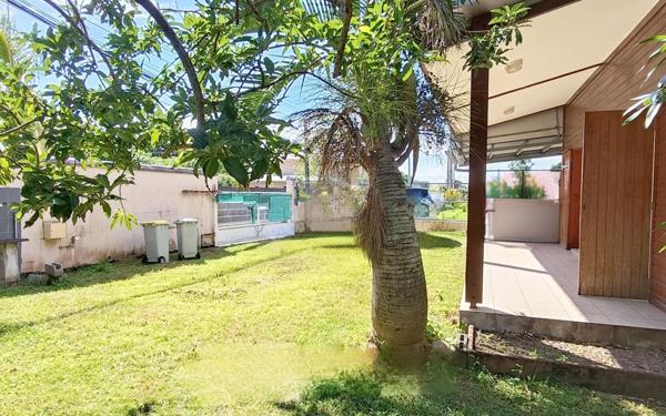 Maison à vendre    5 pièces •  Sainte-Suzanne