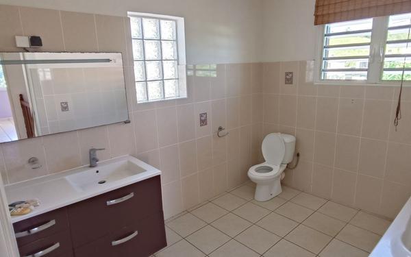 Maison à vendre    5 pièces •  Sainte-Suzanne