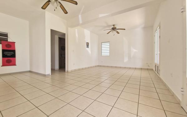 Maison à vendre    5 pièces •  Sainte-Suzanne