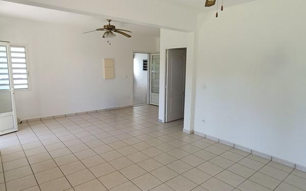 Maison à vendre    5 pièces •  Sainte-Suzanne