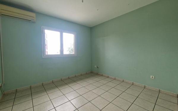 Maison à vendre    5 pièces •  Sainte-Suzanne