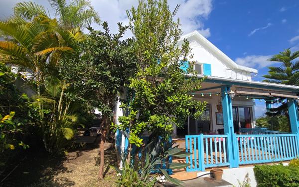 Maison à vendre    5 pièces • 180 m2 Saint-Leu