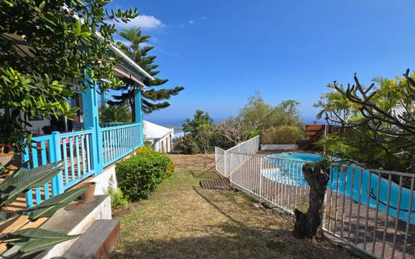 Maison à vendre    5 pièces • 180 m2 Saint-Leu