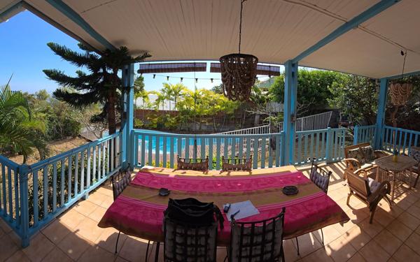 Maison à vendre    5 pièces • 180 m2 Saint-Leu