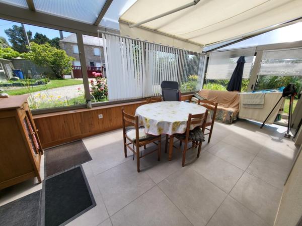 Maison de 101.52 m² plus une véranda de 14.50m² sur jardin clos de 552 m², 4 chambres. plages et commerces à pied