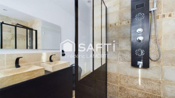 Spacieuse maison avec piscine à Lagord