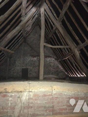 Au coeur du centre ville garage avec grenier  