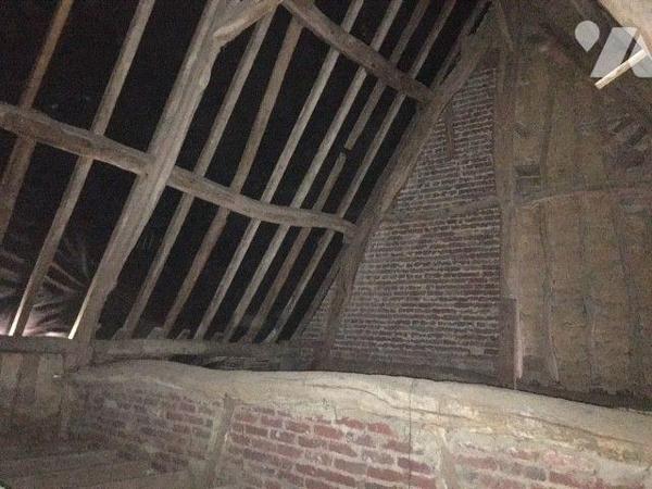 Au coeur du centre ville garage avec grenier  