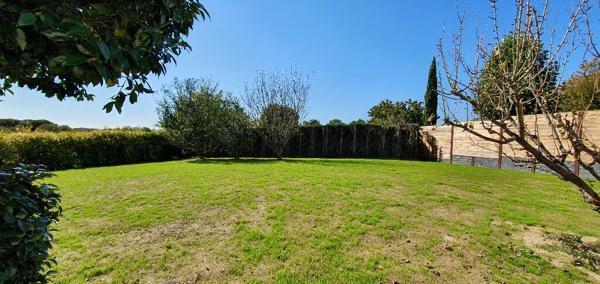 Orvault Bourg : En Vente ! A 900m des écoles et commerces, vaste maison familiale de 6 chambres + salle de jeux sur parcelle de près de 1200 m².