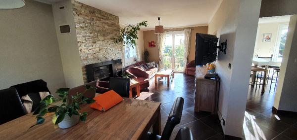 Orvault Bourg : En Vente ! A 900m des écoles et commerces, vaste maison familiale de 6 chambres + salle de jeux sur parcelle de près de 1200 m².