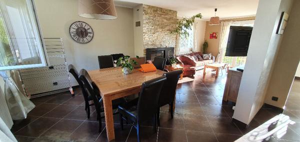 Orvault Bourg : En Vente ! A 900m des écoles et commerces, vaste maison familiale de 6 chambres + salle de jeux sur parcelle de près de 1200 m².