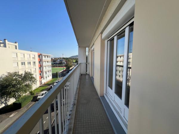 T3 avec balcon, cave et parking