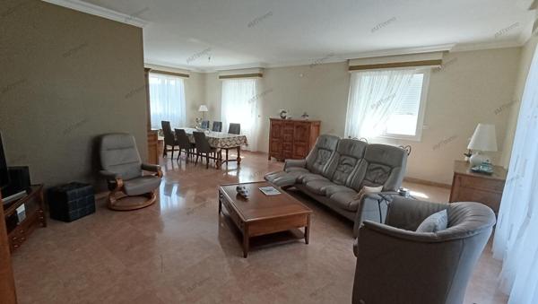 Maison Fère Champenoise 5 pièce(s) 123.29 m2