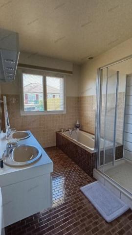 Maison Fère Champenoise 5 pièce(s) 123.29 m2