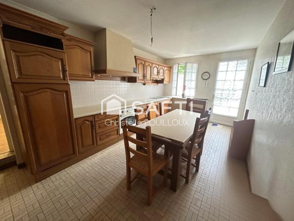 Maison de ville, dépendances, jardin sans vis-à-vis secteur Conseil Général