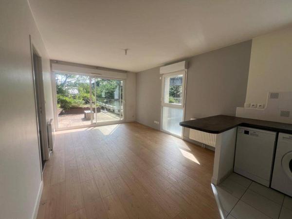 Appartement 2 pièces                                        - 44200 Nantes Réf : 12098
