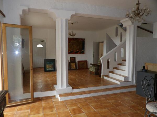 Propriété vue mer Vence comprenant 3 appartements piscine