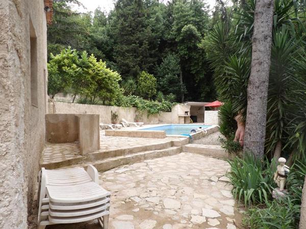 Propriété vue mer Vence comprenant 3 appartements piscine