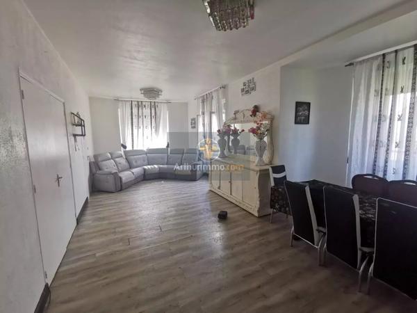 Vente                                                      Maison de village
                        
                     5 pièces                      133 m2                     à Grenant
