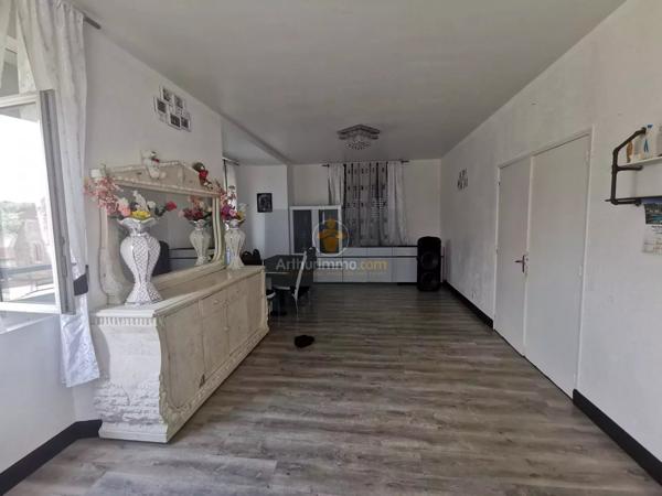 Vente                                                      Maison de village
                        
                     5 pièces                      133 m2                     à Grenant