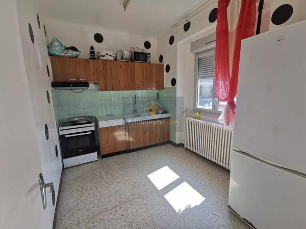 Vente                                                      Maison de village
                        
                     5 pièces                      133 m2                     à Grenant