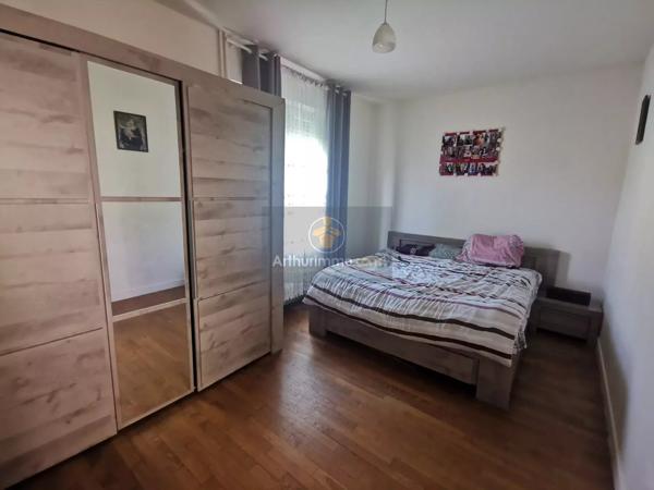 Vente                                                      Maison de village
                        
                     5 pièces                      133 m2                     à Grenant