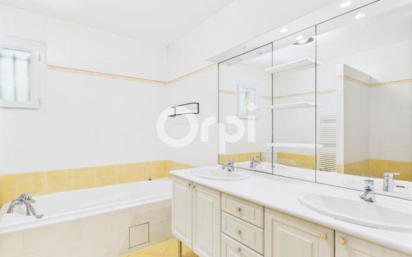 Maison à vendre    5 pièces • 152,29 m2 Les Adrets-de-l'Estérel