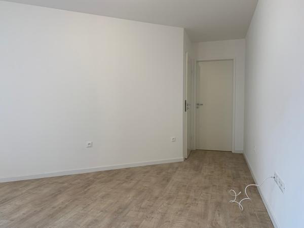 Location 2 Pieces 39 54000 Nancy 9950