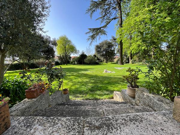 Bien d'exception quartier Chantenay - NANTES - 9 pièces - Jardin - Garage - Appartement T2 indépendant