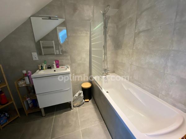 Immeuble de rapport à QUIMPERLE.