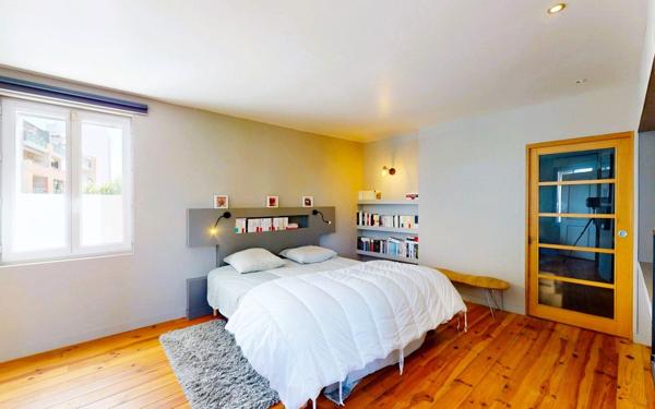 Maison à vendre    4 pièces • 216,39 m2 Toulouse