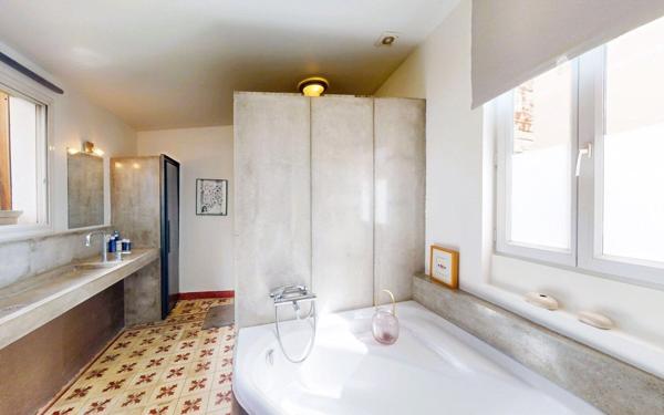 Maison à vendre    4 pièces • 216,39 m2 Toulouse