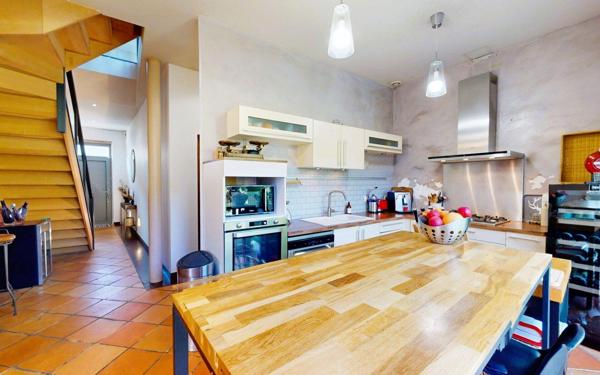 Maison à vendre    4 pièces • 216,39 m2 Toulouse