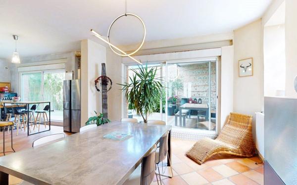 Maison à vendre    4 pièces • 216,39 m2 Toulouse