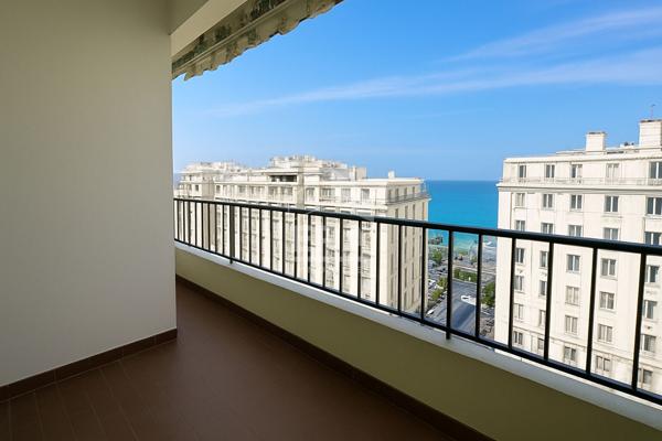 A VENDRE - NICE/CALIFORNIE : Appartement 2 pièces avec vue mer, dernier étage