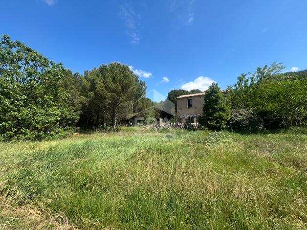 Propriété Le Cannet des Maures au milieu de 7 hectares