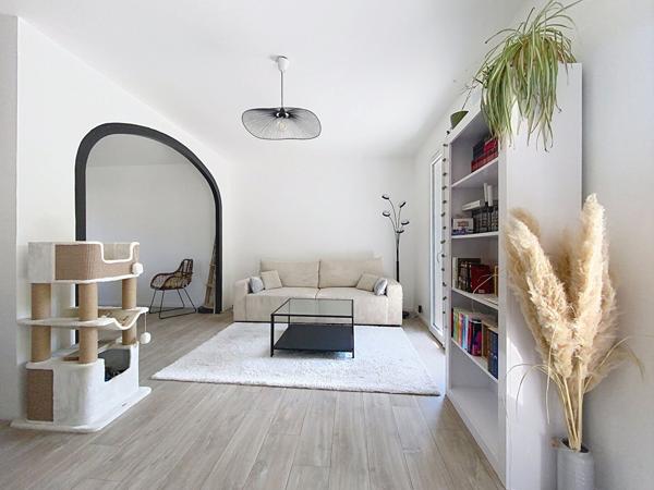 Maison 3 chambres de 116m2 - Boisseuil - entièrement rénovée - grande parcelle - dépendances