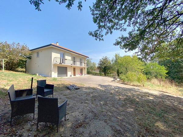 Maison 3 chambres de 116m2 - Boisseuil - entièrement rénovée - grande parcelle - dépendances