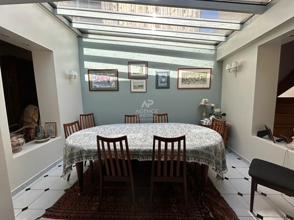 Maison Poissy 8 pièce(s) 184 m2 €940 000 ** - Référence 8698