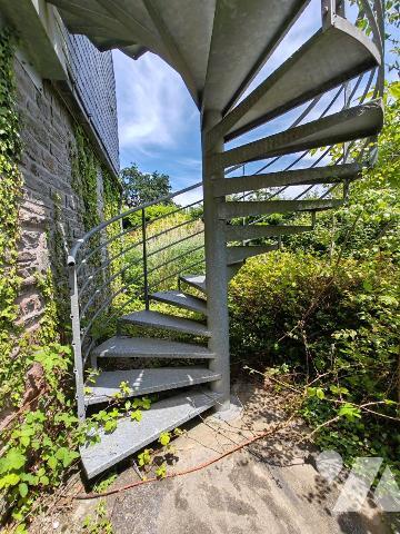 2412 - IMMEUBLE AVEC POSSIBILITE CREER 3 APPARTEMENTS AVEC JARDIN 668M²