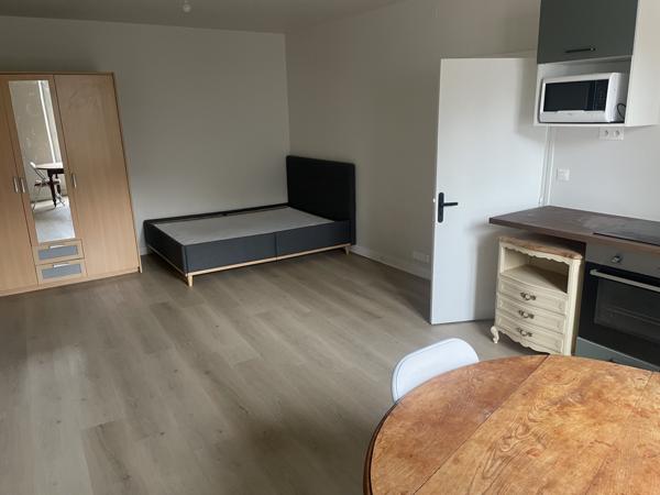 Poitiers (86000) BEAU T1 BIS PROCHE GARE ET CENTRE-VILLE AVEC VUE JARDIN !