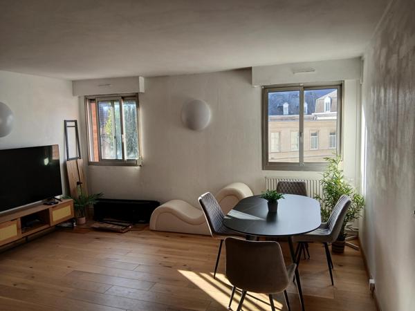 Appartement de 2 chambres dans quartier prisé