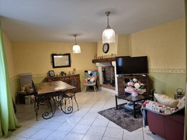 Tocane-Saint-Apre (24350) Dordogne, Périgueux, Tocane, maison 90M² , environnement calme, proche bourg et commerce, grange