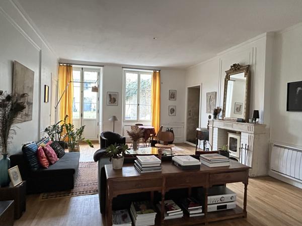 Maison - 10 pièces - 270 m²