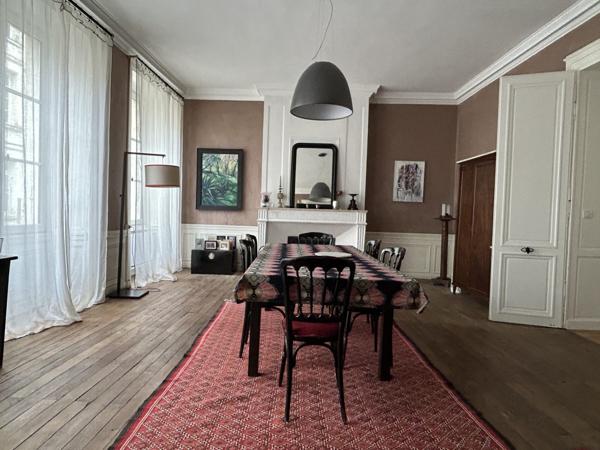Maison - 10 pièces - 270 m²