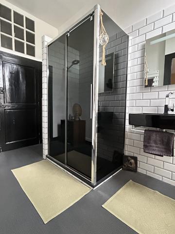 Maison - 10 pièces - 270 m²