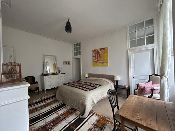 Maison - 10 pièces - 270 m²